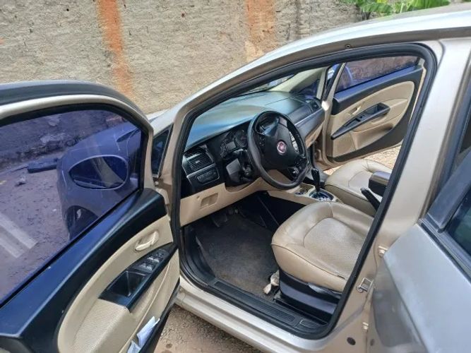 Imagem de Fiat Linea Absolute 1.9/1.8 Flex Dualogic 4P 2009