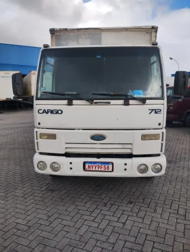 Vendo Ford cargo 712 ano 2011