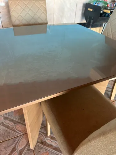 Mesa de quatro cadeiras