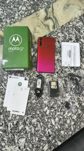 Celular Moto G8 Play 32 Gb - Vermelho Magenta - Motorola (Usado)
