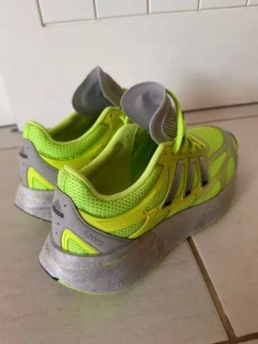 Tênis adidas Adizero novo e original 