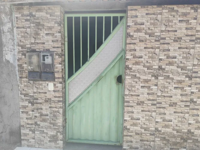 Vendo portão garagem, grade e portao pequeno. Pra vender até amanhã!ortão pequeno 