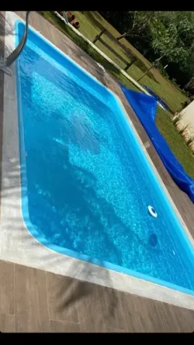Piscina de fibra completa com instalação