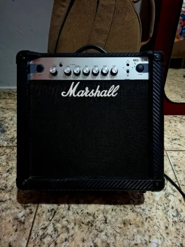 Amplificador de guitarra Marshall em Fibra de Carbono
