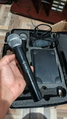máquina de fumaça, microfone sem fio profissional, jogo de luz,etc