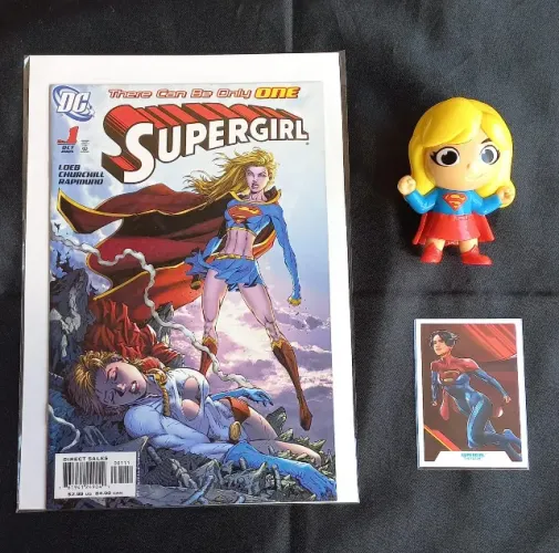 HQ Importada Supergirl Lote Card + Miniatura
