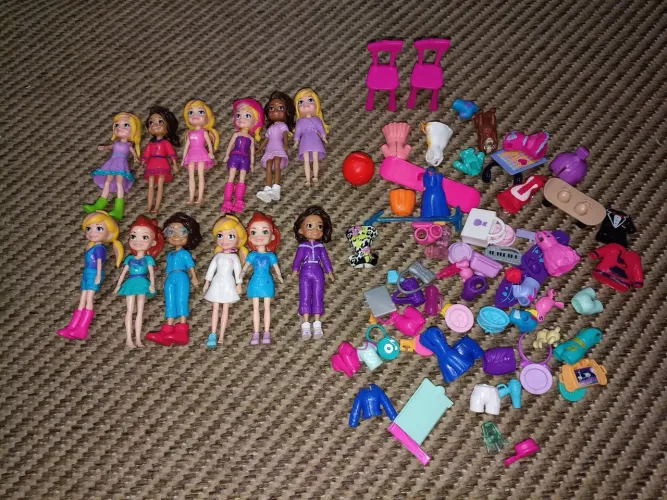 Bonecas Polly Pocket - kit com 12 bonecas mais vários acessórios.