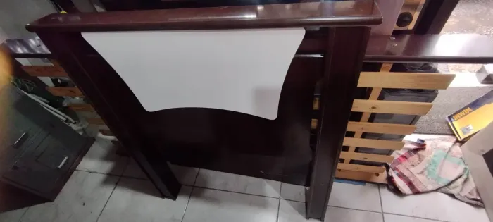 Cama de solteiro sem colchão