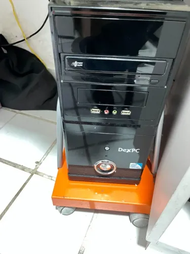 Suporte para computador - Desconto especial para vender rápido