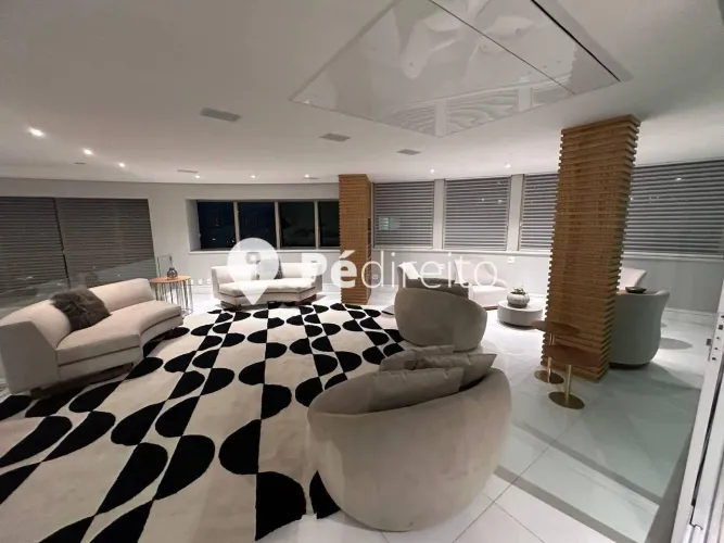 Cobertura com 520m² no Ánalia Franco