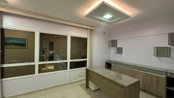 SALA COMERCIAL REFORMADA À VENDA EM SÃO LUÍS - 98 m², MOBILIADA E COM GARAGEM