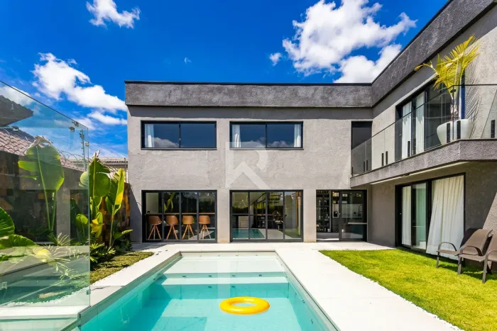 Casa em Condomínio Mobiliada com Piscina Privativa, 3 Quartos 2 Vagas para Locação, 280 m²