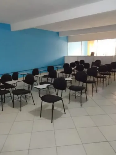 Imóvel para aluguel possui 210 metros quadrados em Centro - Santos - SP