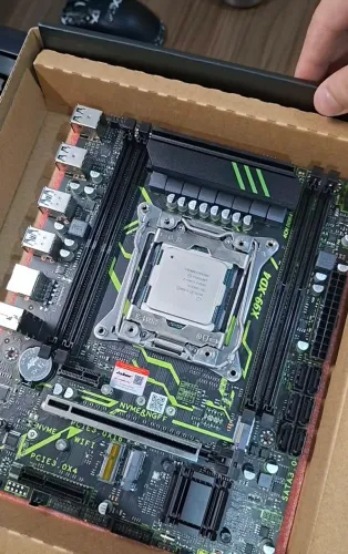 Kit xeon: X99 Jieishuo XD4 + 2682 v4 + Pasta térmica.