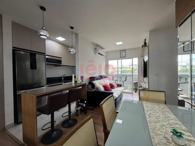 Apartamento mobiliado para alugar em Maringá próximo ao Parque do Ingá com 2 vagas de gara