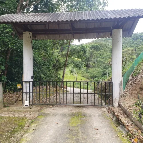 SÍTIO EM SÃO JOSÉ - OPORTUNIDADE DE INVESTIMENTO COM LOCALIZAÇÃO PRIVILEGIADA
