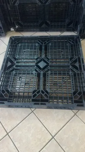 KIT 10 PALLETS PLASTICO REFORÇADO 110x110x15CM PRETO