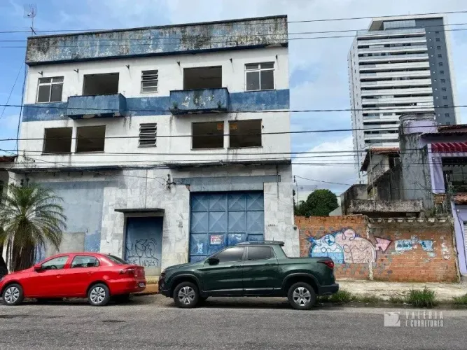 GALPÃO COM 1.200M²