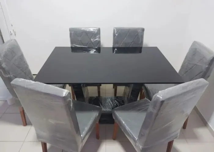 Conjunto Mesa Laqueada Preta com 6 Cadeiras P.R.O.M.O.Ç.Ã.O (Nova) 135x90