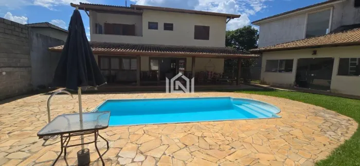 Casa à venda e locação no condomínio Paysage Vert. (Porteira Fechada)