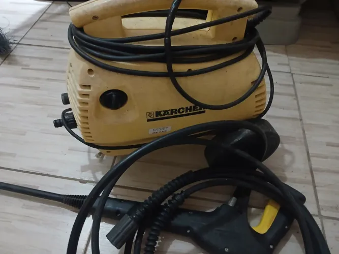Lavadora vap funcionando porem esta vazando um pouquinho de agua 80reais 