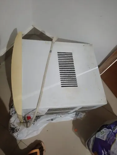 Vendo ar refrigerado 7.500 pouco uso limpo recentemente gelando 