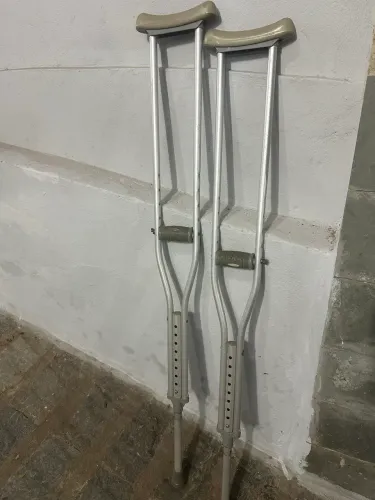 VENDO MULETAS