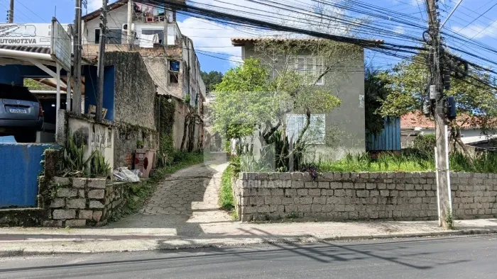 Terreno de 1890,00m² à venda no Itacorubi