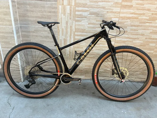 Caloi elite carbon HT Racing 2026