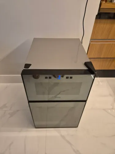 Adega Philco 24 garrafas