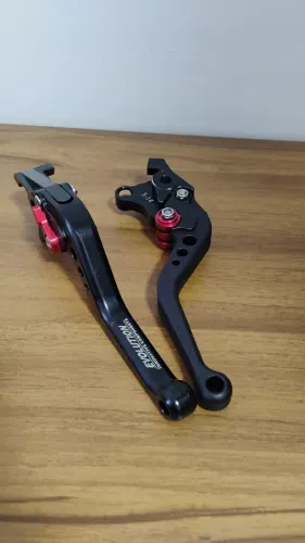 Manete esportivo Suzuki