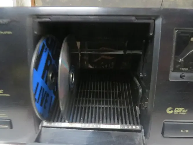 TOCA CD PIONEER 25 CDS PD-F605