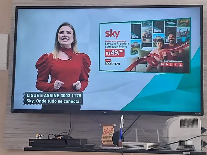 TV AOC 43 polegadas ,com painel