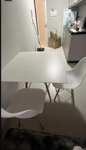 CONJUNTO DE MESA E CADEIRA 