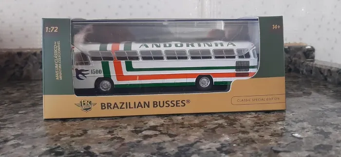 Miniatura de ônibus