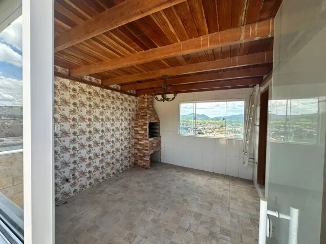 ? CASA LINDA E COMPLETA À VENDA - PRONTA PRA MORAR!