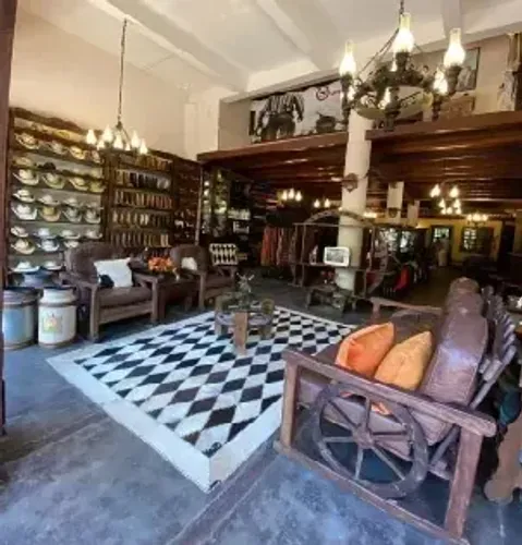 Alugo Loja no Rio Vermelho -180m² - Av. Juracy Magalhães Jr. - Ótimo Ponto Comercial