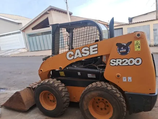 Mini Carregadeira Case 2014 SR200