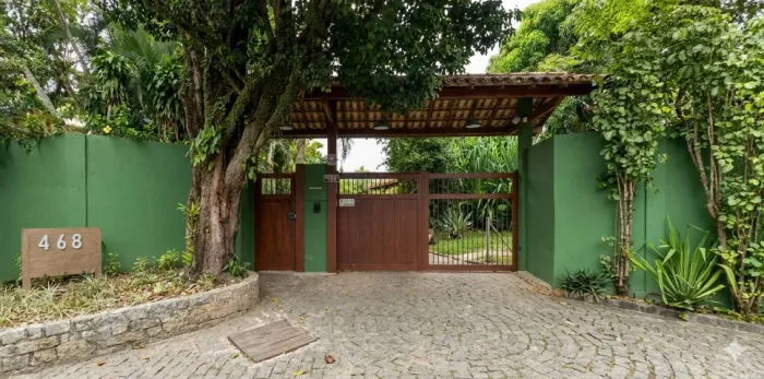 Terreno de 450 m² na Rua Mucugê - Condomínio Fechado Boutique - Arraial d'AjudaDescrição