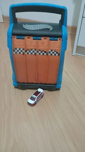 Lançador hot Wheels e com Honda odyssey acompanha