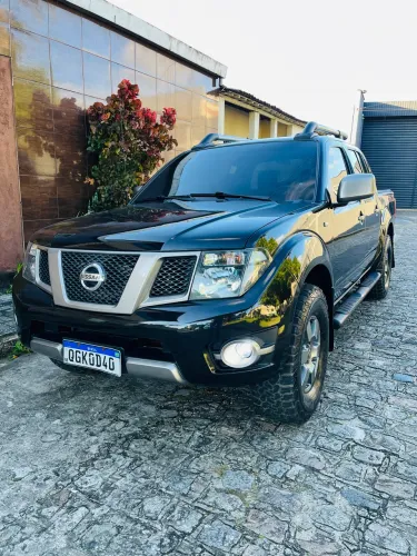 Nissan Frontier SV AT. CD 4X4 2.5 TB Dies. Aut. 2015