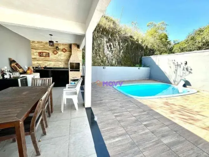 Casa com 4 quartos para alugar, 258 m² por R$ 5.340/mês - Maria Paula - São Gonçalo/RJ