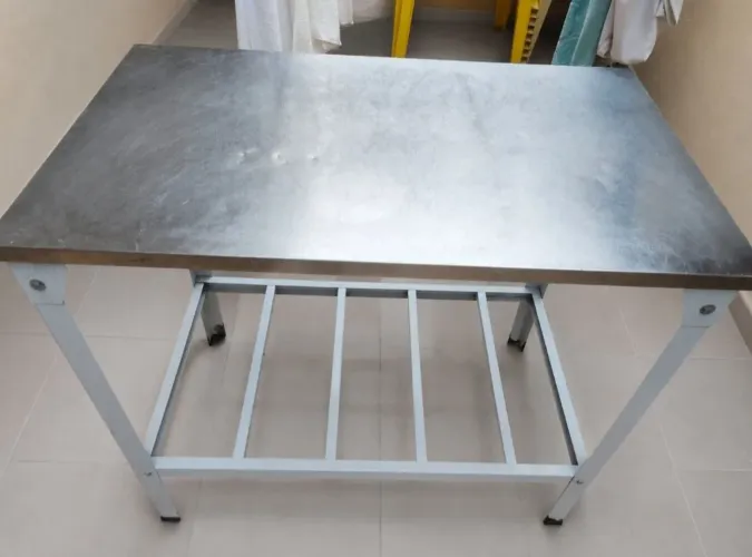 Mesa de inox usada - Bom estado!