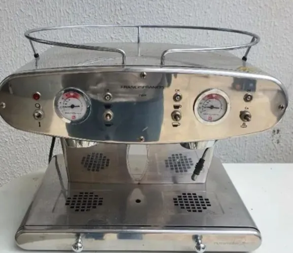 Máquina de café expresso 