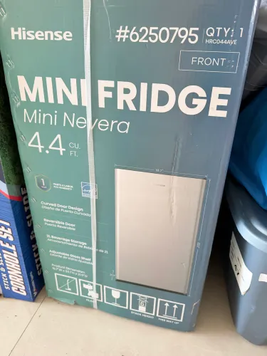 Frigobar Hisense 124l **NOVO** caixa fechada