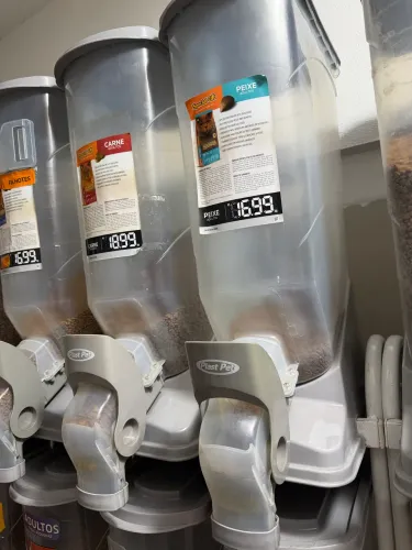 Dispenser plástpet para ração