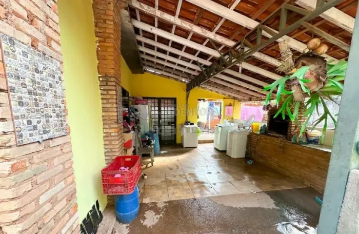 Chácara na Estância das Flores com churrasqueira
