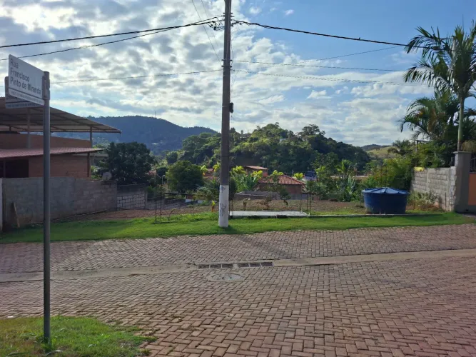 Terreno em Simão Pereira
