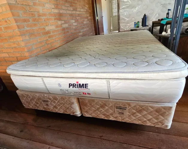 Cama  box Queen 