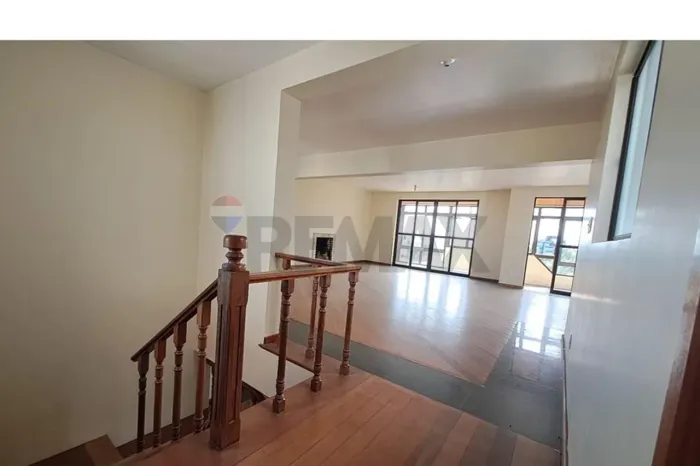 "Luxuosa Cobertura duplex em Pelotas: 546m² de Elegância"